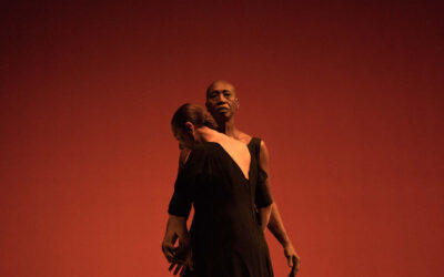Kevätuhri sai uuden tulkinnan afrikkalaistanssijoilta – Pina Bauschin koreografia Tanssin talolla