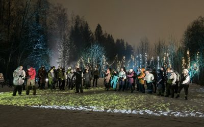 Petra Poutanen vie jättikuoronsa Ikurin talviseen metsään – Esityksiä ensi viikonloppuna