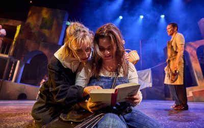 Lahden kaupunginteatterin Loistava ystäväni onnistuu kertomaan elämän tärkeimmistä teemoista