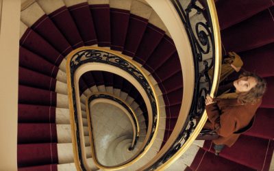 Jodie Fosterin esittämä psykiatri heittäytyy murhatutkijaksi voimallisen kiihkon vallassa – arviossa Yksityinen elämä