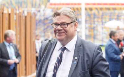 Yhden miehen enemmistö – Timo Soini jakoi maan lisäksi myös puolueensa